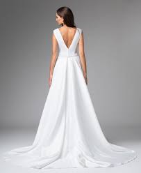 Maybe you would like to learn more about one of these? Brautkleid Beinschlitz Vorn Aus Satin Wunderschoner Romantischer Look Kleiderfreuden