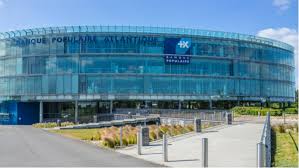 Avec ses 17 banques régionales, la banque populaire constitue le 4ème 1er partenaire des pme et des artisans, la banque populaire à une vision long terme de la relation client, souhaitant accompagner ses clients. La Banque Populaire Grand Ouest Bientot Portee Sur Les Fonts Baptismaux Agence Api