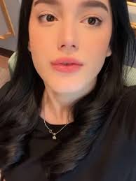 7 Potret Terbaru Yasmine Ow Pamer Wajah Tanpa Makeup, Memukau Bak Barbie