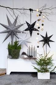 The holidays and, when paired with modern decor touches like a white faux tree, effortlessly nod to a contemporary christmas vibe. Modern Christmas Decorations Ideas That Are Heartwarming