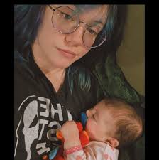 Looking for someone who can cut curly hair! Tag your people 👇🏼