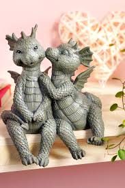 Kantenhocker Drachen Frieda Und Benny Bestellen Weltbild De Drachen Drachenfiguren Und Bilder