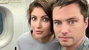 Еще чуть больше года назад роман мальков жил в любляне с женой светланой и детьми, работал и вел. Anastasiya Makeeva Obvenchalas S Novoispechennym Muzhem