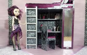 Ever After High Dolls Furniture Raven Queen Play Set For The Bedroom Everafterhigh Furniturefordolls Doll Furniture Ladder Decor Playset