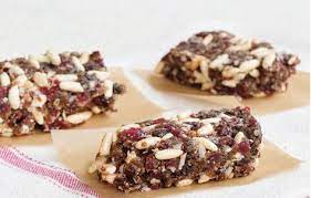 Diy Fruit Nut Bars Men S Running Uk Snacks Natural Desserts Energy Bars
