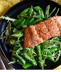 Trim crust to 1/2 in. Crispy Salmon With Asparagus And Sugar Snap Salad Dieta Efectiva