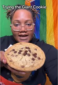 Amandas Giant Cookies