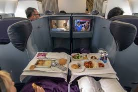 Malaysia airlines (ma) has upgraded its aircraft to a330 with new but weird business class seating. Malaysia Airbus A330 200 Business Class Flugzeugessen Flugbegleiter Kuala Lumpur