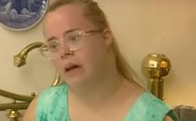 Fallece Andrea Fay Friedman, actriz con síndrome de Down de “La vida sigue  su curso”