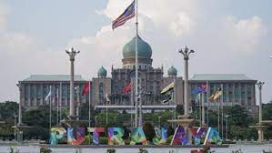 Malaysia on tuesday said it would extend lockdown restrictions across most of only the eastern state of sarawak will not see a full lockdown, though some restrictions are in place. Corona Menggila Malaysia Full Lockdown Nasional Besok
