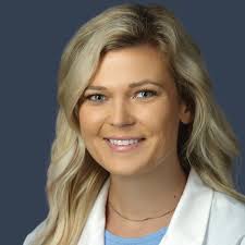 Lauren Parrish's Instagram, Twitter & Facebook