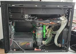 Im gehäuse verbaut ist eine schublade für festplatten und. Kleines Gehause Uatx Oder Itx Fur Wasserkuhlung Fur Amd Zen3 Gesucht Hardwareluxx
