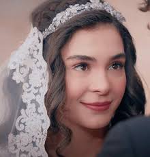 Gamze Gunes Adli Kullanicinin Hercai Panosundaki Pin Unluler Tarz Moda Kadin