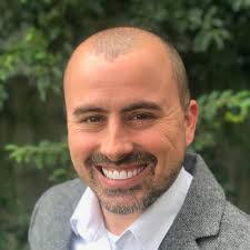 Samantha Lowrie's Instagram, Twitter & Facebook