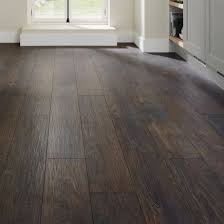 How To Fix Scratches On Dark Laminate Flooring Yonohomedesign Com In 2020 Flooring Laminate Flooring Oak Laminate Flooring