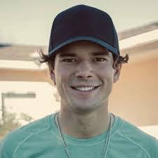 Quentin Hill's Instagram, Twitter & Facebook