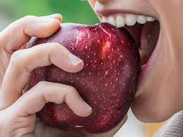 Ketika anda mengalami sakit gigi, anda akan merasakan rasa nyeri di bagian dalam gigi atau di bagian rahang anda. 9 Buah Terbaik Untuk Menjaga Kesehatan Gigi Apa Saja
