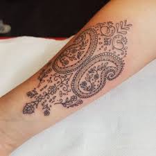 Henna paisley pattern mehndi tattoo stencil. Paisley Tattoos Explained History Common Themes More