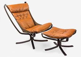 This multipurpose gaming chair is designed with an integrated 2.1 wireless audio system with headrest mounted speakers and a backrest subwoofer to provide high quality audio for added immersion in video games. Sigurd Ressel For Vatne Mobler Vintage Falcon Chair And Scandinavian Named Designers Furniture Post 1950