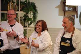 Dieter ontmoet 8 mensen met jongdementie in hotelschool piva. De Tv Serie Restaurant Misverstand Alzheimer Nederland Facebook
