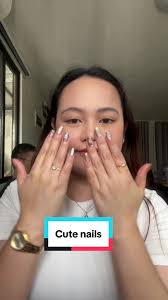 Super classy and elegant bag perfect pang gift dahil ang ganda ng qual...