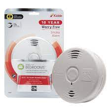 This smoke and carbon monoxide alarm provides 10 years of continuous power with a features electrochemical carbon monoxide sensing technology as well as a photoelectric sensor equipped with. Kidde 10 Year Worry Free Sealed Battery Smoke Detector With Photoelectric Sensor And Voice Alarm 21029620 The Home Depot