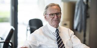 The sales of swimming pools have never been as good as they are now. Willy Naessens Een Ondernemer Kan Niet Stoppen Met Ondernemer Zijn