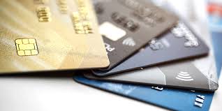 Comment choisir sa carte bancaire ? Avantages, inconvénients, comparatif !