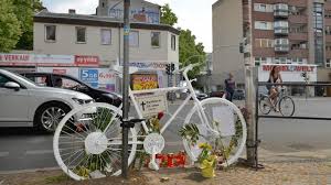 119 Geisterrader Erinnern In Berlin An Getotete Radfahrer B Z Berlin