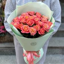 25 roses Lavon 🌹 Buy bouquet of 25 roses