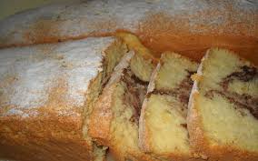 Poate că nu este chiar cel mai bun chec din lume, dar se face atat de ușor, este atat de versatil (poate fi chec, poate fi blat de tort, bază pentru o prajitură cu fructe sau brânză, poate fi combinat cu diferite creme și adaptat în funcție de nevoie), încât merită toate laudele din lume. AÈ™a Faci Cel Mai Bun Chec ToatÄƒ Lumea Imi Cere ReÈ›eta DupÄƒ Ce Il GustÄƒ IatÄƒ Ingredientul Banal Care L Face Pufos Doctorul Naturii