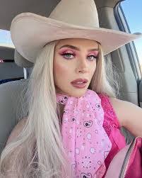 Kimberly Ponce's Instagram, Twitter & Facebook