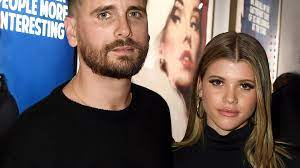 He has three children with his former partner, socialite kourtney kardashian, including penelope disick. Anzeichen Verdichten Sich Liebes Aus Bei Scott Disick Promiflash De