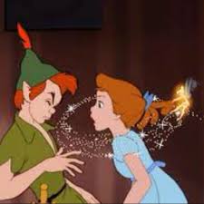 Peter Pan With Wendy Getting Owned By Tinkerbell Lol Immagini Disney Immagini Personaggi