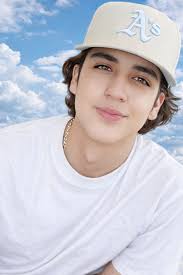 Hoy mí hijo cumple sus nueves noche de su partida, aunque fue una lucha  desde su accidente,,doy gracias a Dios x los Dos años y dos meses q ayude a  cargar su