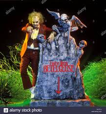 Both geena davis and michael keaton immediately signed on to the film after meeting with burton 14. Original Film Titel Beetlejuice Englischer Titel Beetlejuice Jahr 1988 Regie Tim Burton Stars Michael Keaton Quelle Geffen Film Warner Brothers Album Stockfotografie Alamy