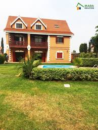 Une Belle Villa F4 D Environ 300 M Antanandrano Antananarivo Ref Vente Mr 19 077 Ref Location Mr 19 076 Avec Images Villa A Louer Belle Villa Villa