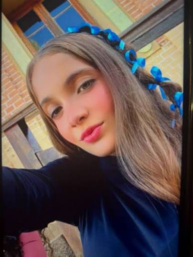 🚨 AINDA NÃO FOI ENCONTRADA! URGENTE! DESAPARECIDA! COMPARTILHE!, Julia Arf de Souza Franco, de 15 anos, estudante do Colégio Municipal, em Poços de Caldas (MG), saiu de casa pela manhã para ir ao ...