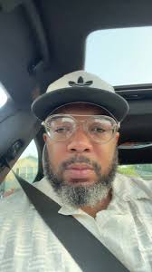 Simeon (@simmyandthejetskc)