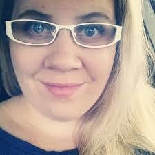 Allison Munden's Instagram, Twitter & Facebook