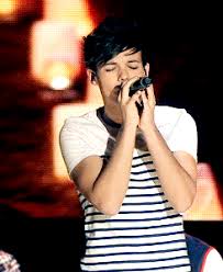 Jul 27, 2021 · valerie strauss is an education writer who authors the answer sheet blog. Louistomlinsonsgifs Why Don T You Come On Over Valerie On Make A Gif