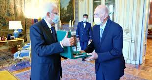 In occasione del suo 90mo compleanno. Shoah Mattarella Consegna Al Sopravvissuto Ad Auschwitz Sami Modiano L Onorificenza Di Cavaliere Di Gran Croce Grande Emozione Il Fatto Quotidiano