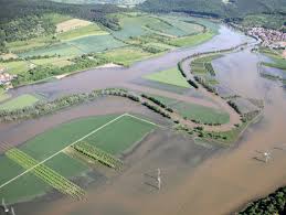 Dauerregen oder plötzliche und ergiebige niederschläge können zu überschwemmungen führen. Hochwasser Fakten Zur Flut An Flussen Elbe Rhein Donau Der Spiegel