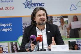 He is a member of fidesz, part of the european people's party. Kuruc Info Applebaum Ferje Megkerdezte Deutschot Hogy A Holotulelo Nagyapja Kinek Az Oldalan Harcolt A Masodik Vilaghaboruban