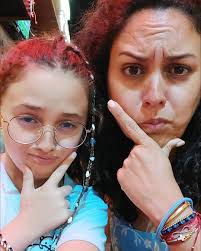 En todo este tiempo, no sé responder quién creció más con quién: si tú  conmigo o yo contigo... solo sé que amo ser tu mamá 💖. Qué linda es mi  vida porque