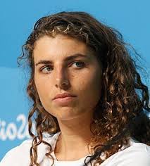 The sport runs in her blood. Jessica Fox Canoeist Wikipedia