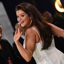 Selena Gomez Does Italian Bombshell Beauty at the SAG Awards 2024 | Vogue