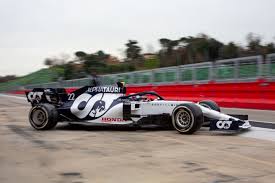 Je suis un animateur télé viré en 2016, je suis, je suis, je suis. Les Numeros Permanents De La Grille F1 En 2021