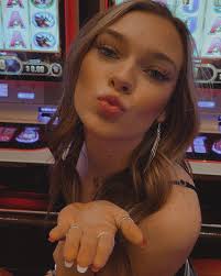 Chloe (@chloe.senioris) • Instagram photos and videos