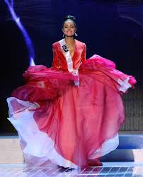 Di hosts of di show be former miss universe olivia culpo along wit actor/presenter mario lopez. The Most Memorable Gowns From The Miss Universe Pageant Miss Universe Gowns Pageant Dresses Fashion